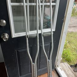 Crutches 