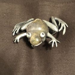 Frog Brooch/pin