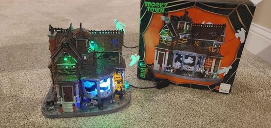 Halloween Lemax Last House on the Left