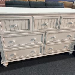 White Dresser ，$320