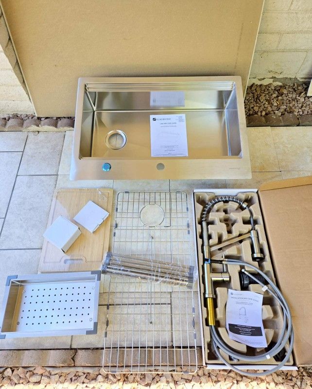 Glacier Bay 33 in Single Bowl Dual Worksation Kitchen Sink with Faucut and Accessories