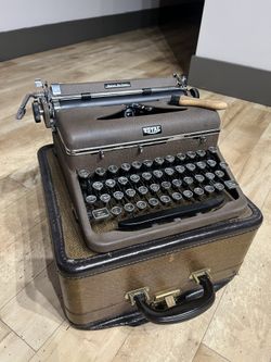 1930s Royal Typewriter 