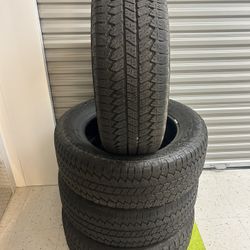 275/60R20 Bridgestone Dueler 