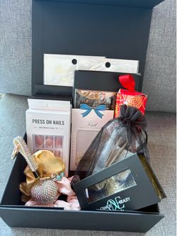 Elegant Beauty Box