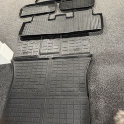 Tesla Model Y Mats, Seat Covers & Console Organizer
