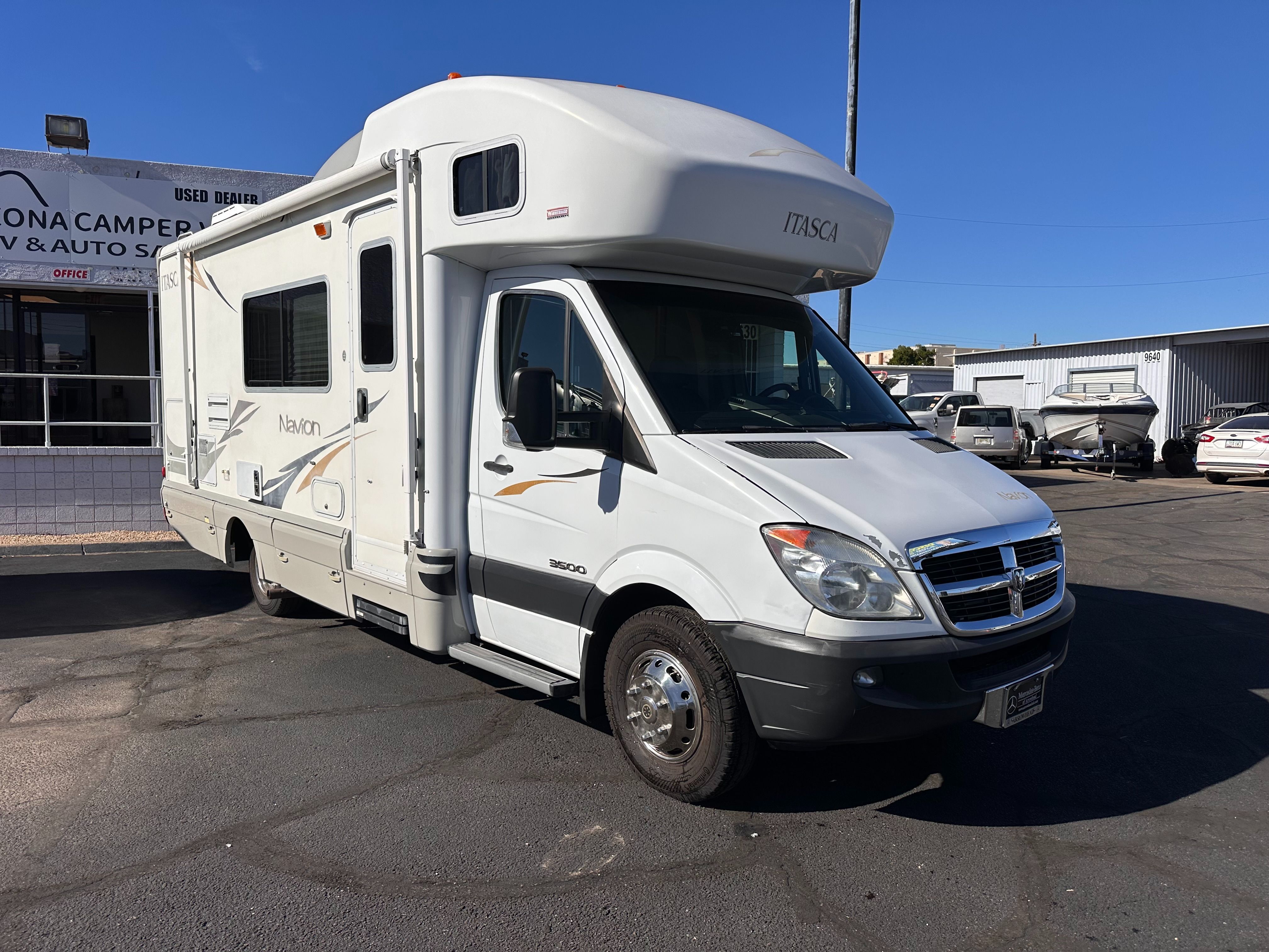 2008 Winnebago Itasca Navion 24H