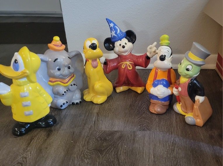 Walt Disney collectible Characters/ Figurine
