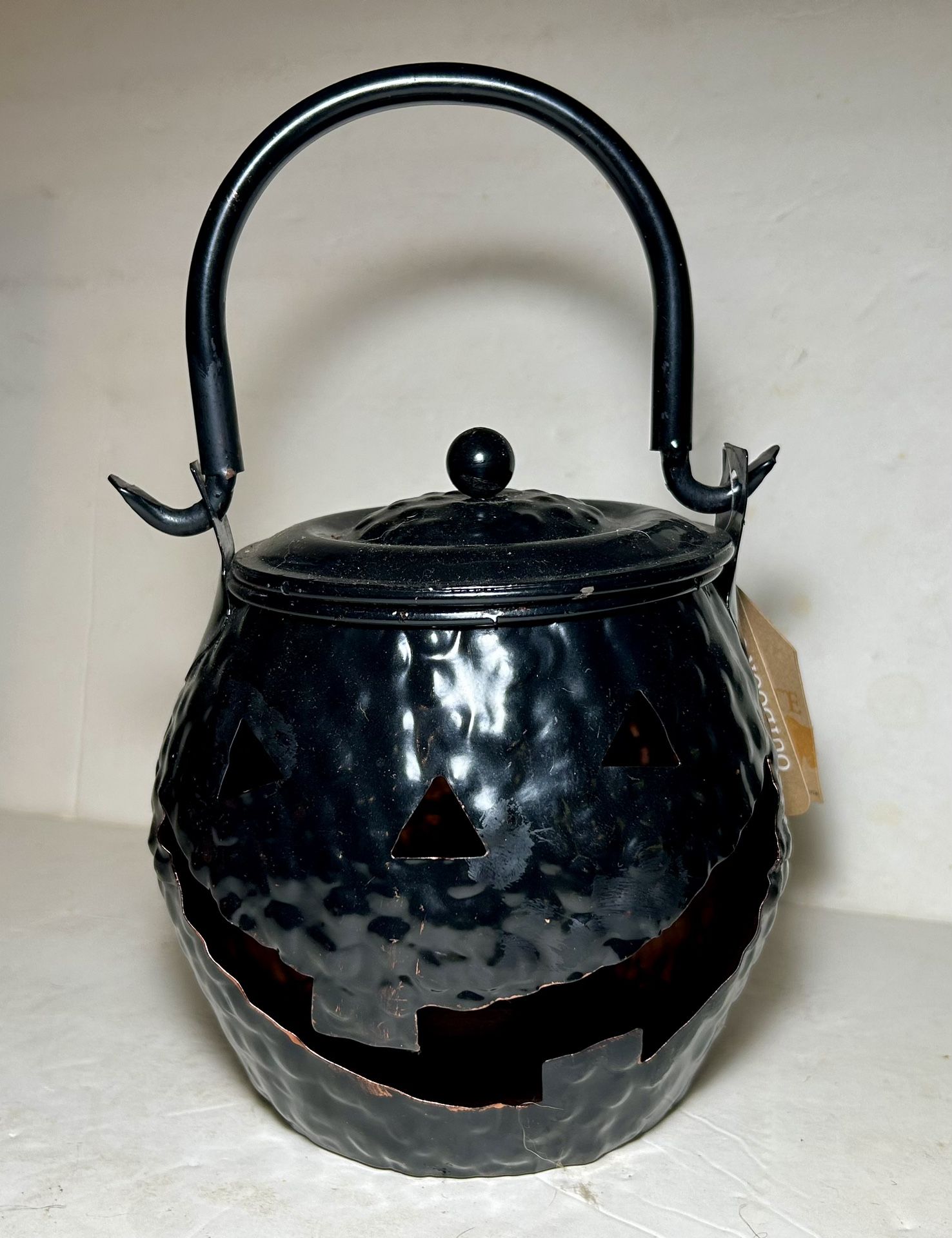 Halloween Medium Black Jack O’ Lantern Cauldron W/Lid Hammered Metal NWT