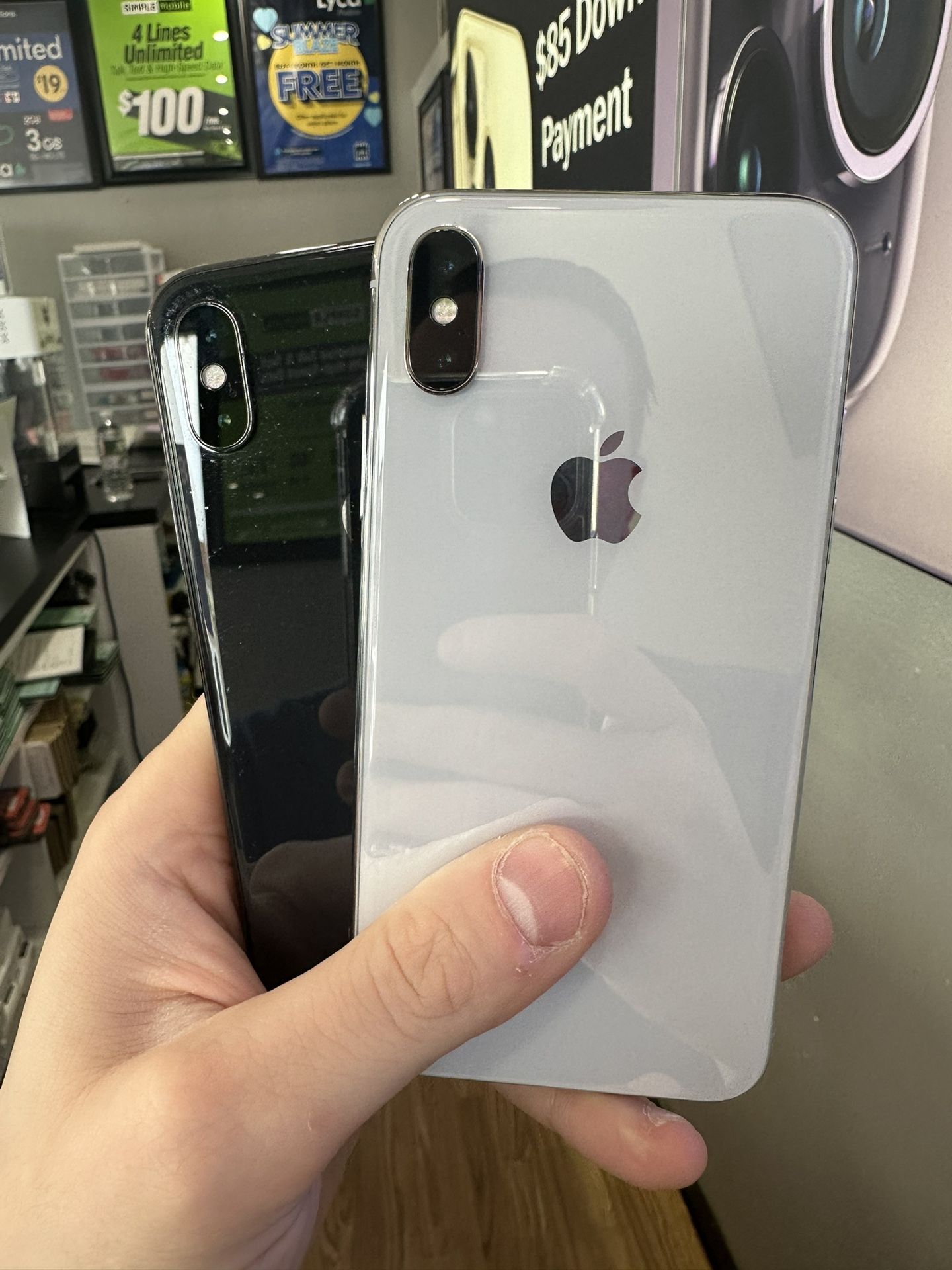 Unlocked iPhone X 64GB - All Colors