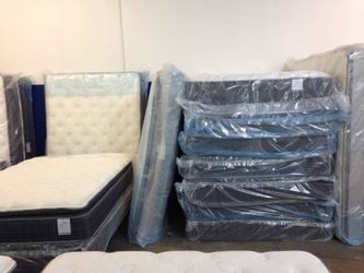 (NUEVOS) 😴 Colchones Enganche Desde $1 LIQUIDACIÓN OUTLET KINGS QUEENS FULLS TWINS En Plastico!!😴