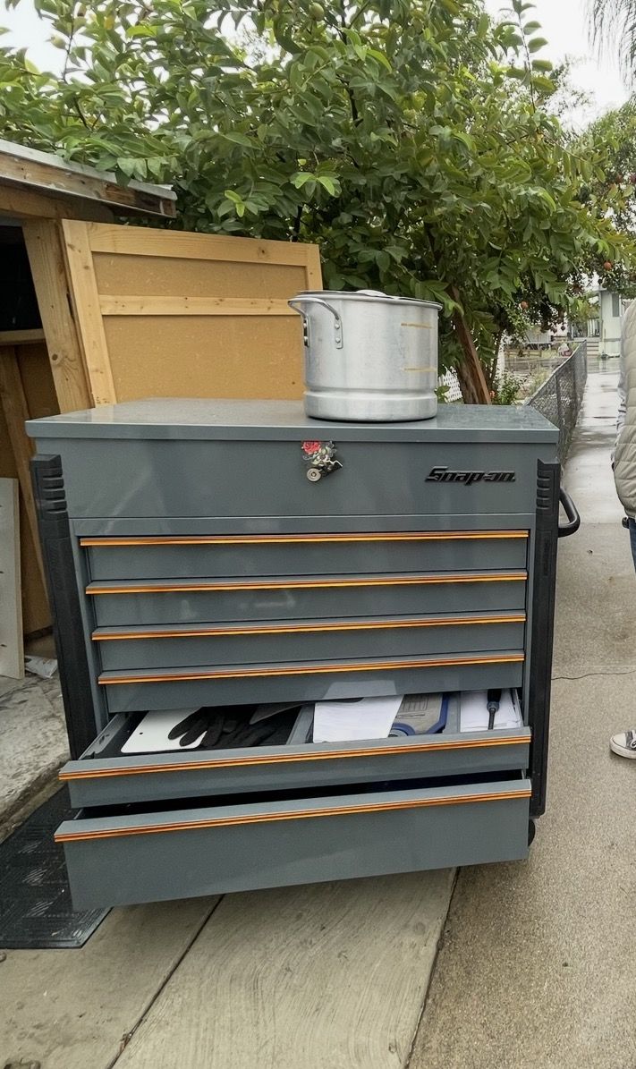 Snap on tool box for Sale in Moreno Valley, CA - OfferUp