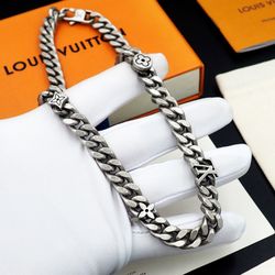 LVCity Links Thin Necklace