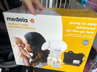 Medela pump with all parts and accessories