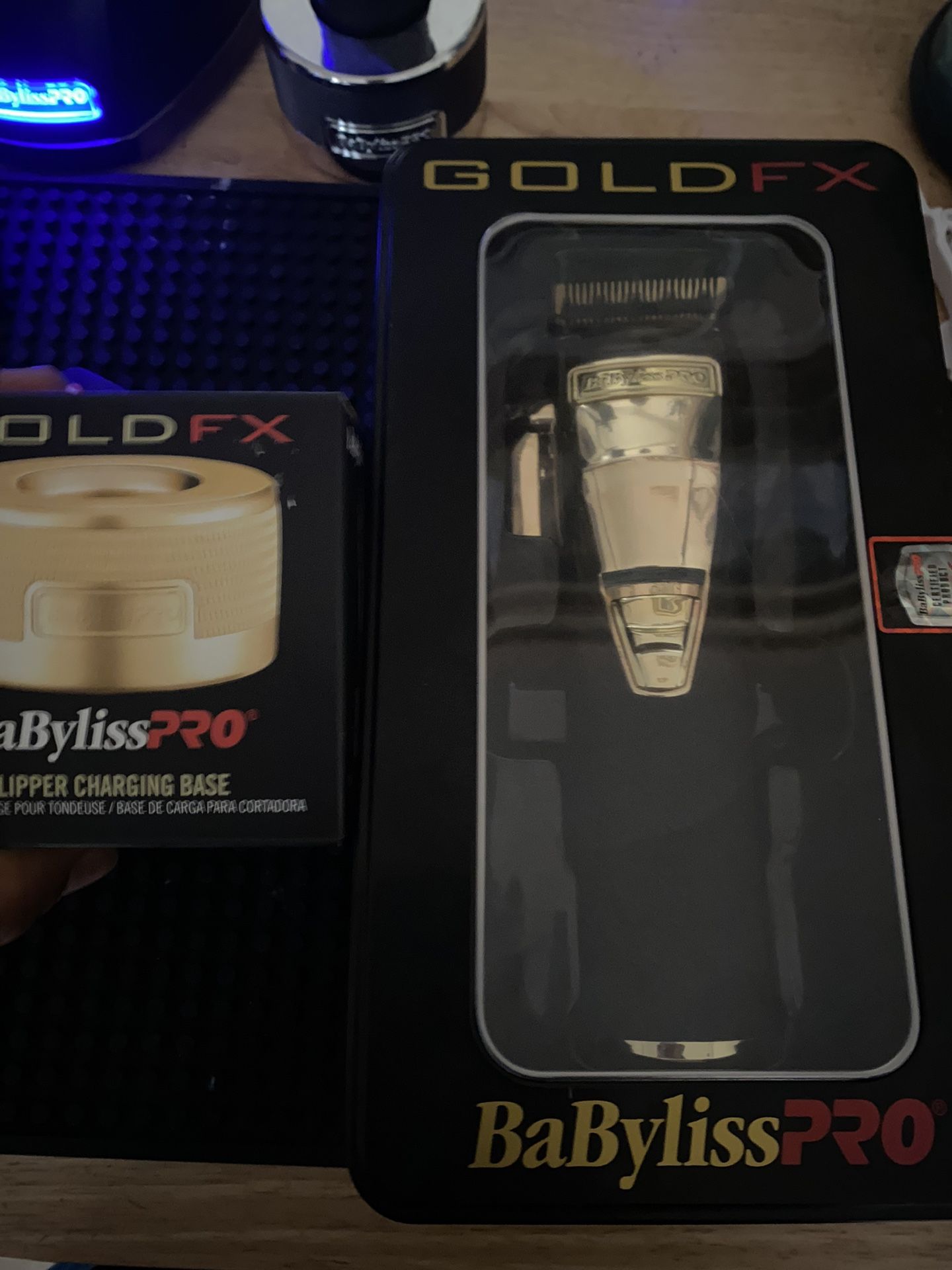 Babyliss GoldFx Clipper with Charging Stand