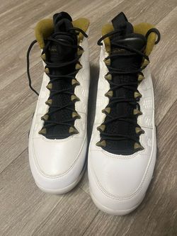 Jordan 9 retro statue