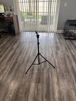 Wig stand