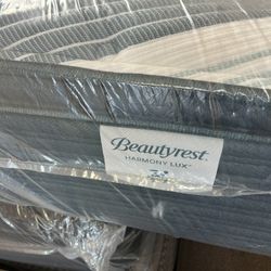 MATTRESS.SELLERS.BRAND NEW 🆕 Twin Size $100. Full Size. $179. Queen Size. $200. King Size $349 LOCATION.303 POCASSET AVE PROVIDENCE RI OPEN 7 DAY 