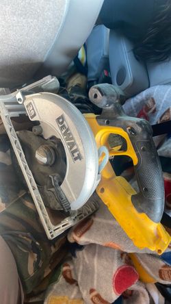 60$ Dewalt7-1/4" (186mm) dewalt 36V Cordless Li-Ion Circular Saw 60$$