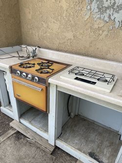 Vintage Yellow Gas Range with Oven