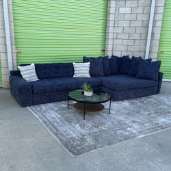 *Free Delivery* Macys Large Sectional Couch Sofa Cuddler