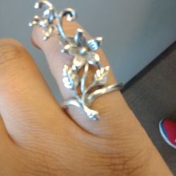 Woman's Fashion Ring 