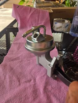Mechanical fuel pump