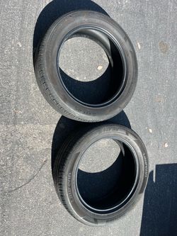like new tires size 225/55/19” good condition