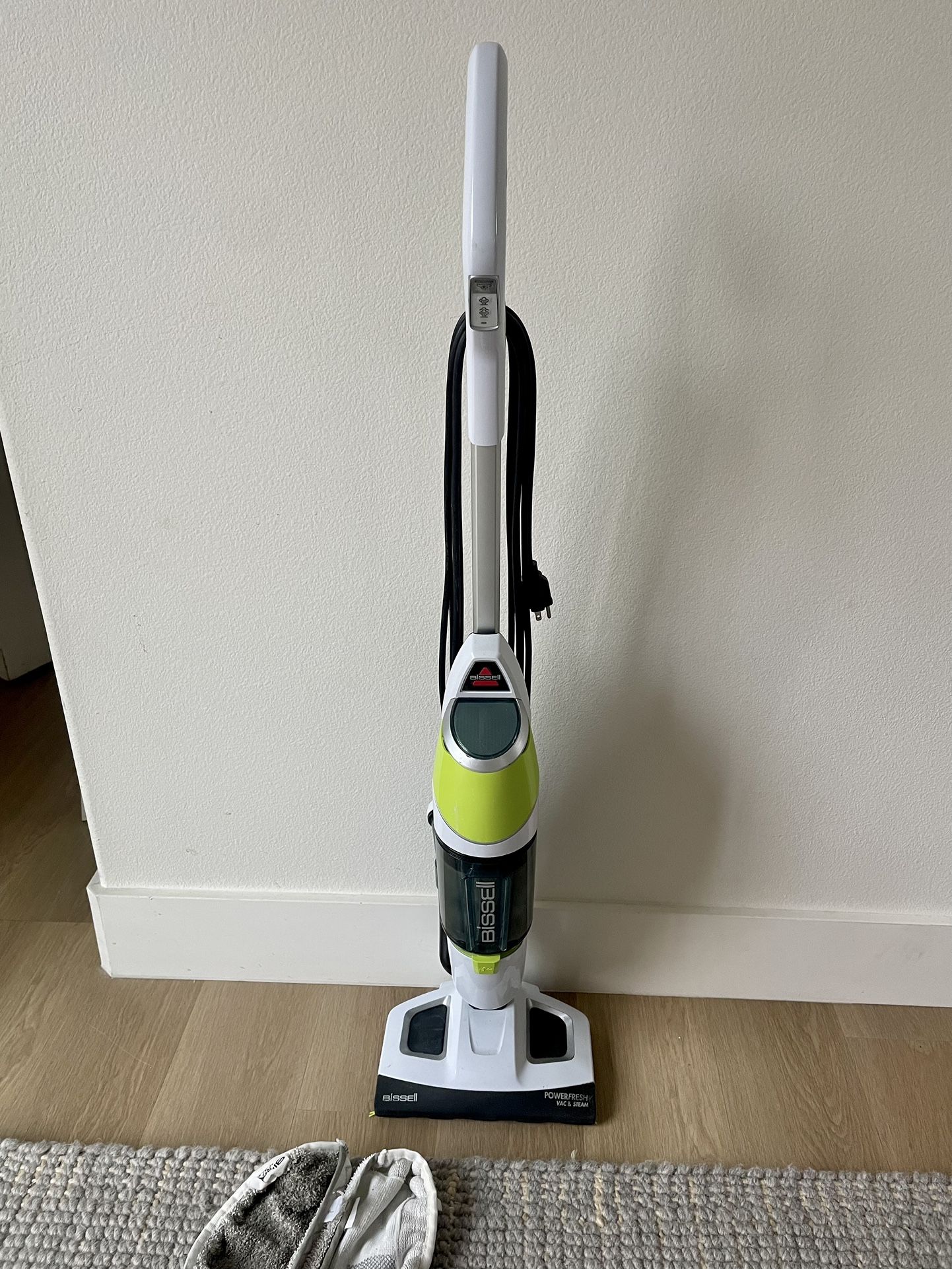 Bissell 2747a PowerFresh Vac Steam All-in-One Vacuum and Steam Mop