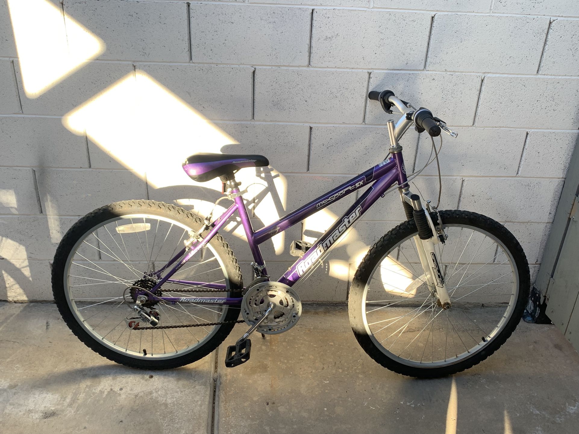 Roadmaster Bike Bicycle 26inch Wheels- New Inner Tubes And New Gear Shifters- Bike Ready To Ride- Front Suspension Too