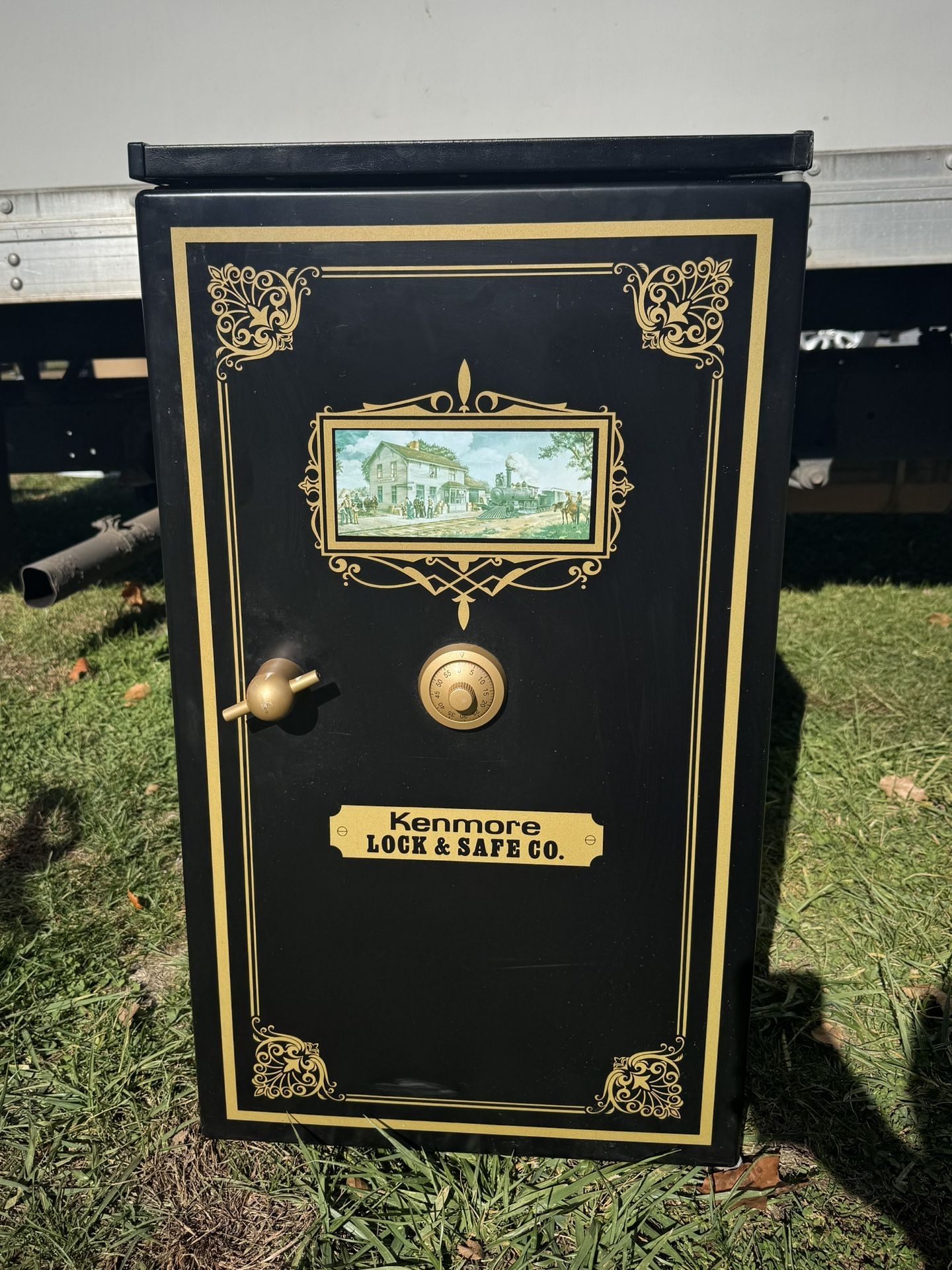 Kenmore Lock & Safe Co. Mini Refrigerator