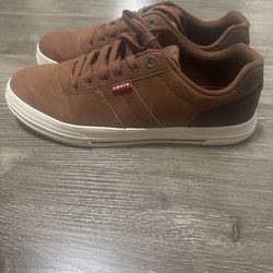 Like New *Brown* Levi’s Occasional Men’s Dress Shoes (US-11)