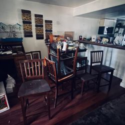 Dining Room Table 5 Chairs 