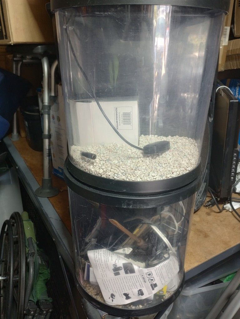 FISH TANKS PLASTIC