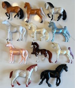 2 Vintage Funrise Horses /  5 Breyer Horses / 4 Breyer Unicorns