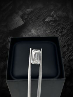 3.03 Carat Weight Emerald shape diamond 💎