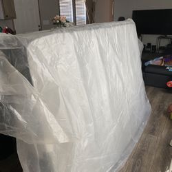 Twin Bunk Bed Frame/ Full Size Mattress 