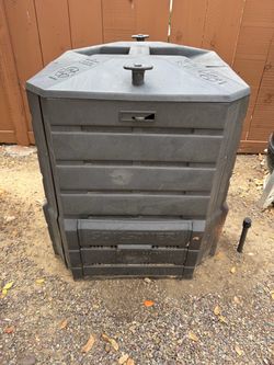 94 gallon soil saver classic compost bin locking lid durable construction easy access