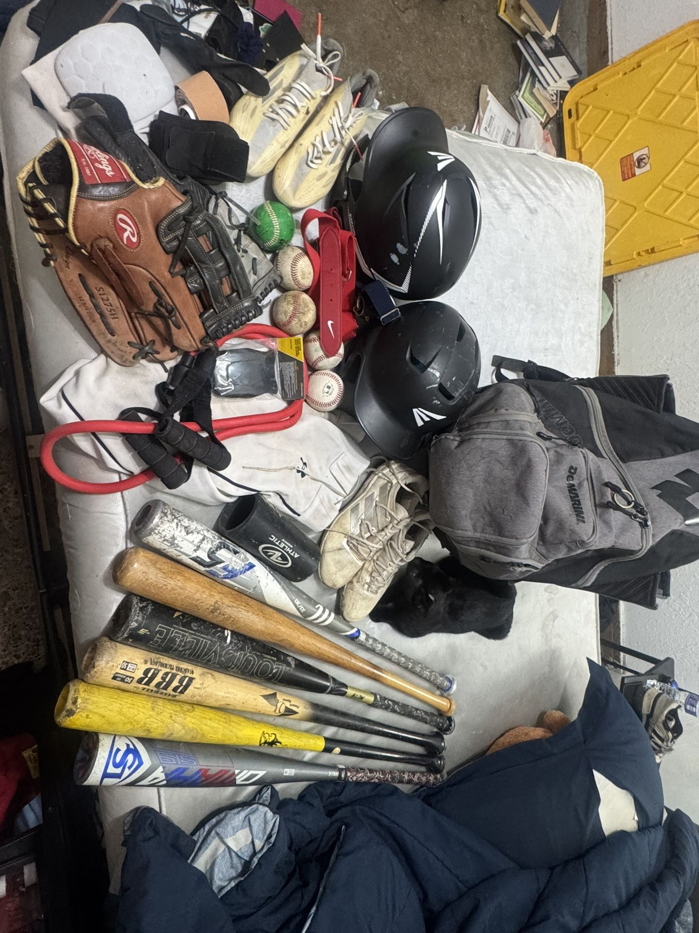 Baseball / Softball Gear Bundle and Individual Items- Bats, Gloves, Helmets, Cleats, Bag & More