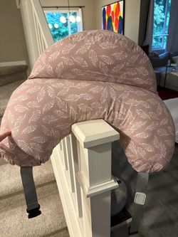 Breastfeeding Pillow (Momcozy)