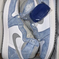 JORDAN 1 HIGH OG HYPER ROYAL
