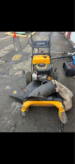 33 inch Cub Cadet Mower with bagger