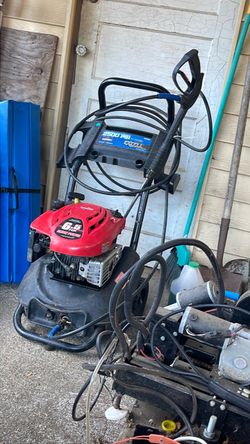 $100 Pressure washer -2500 psi gas Briggs & Stratton