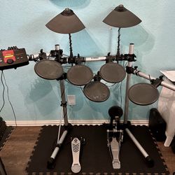 YAMAHA DTXPlorer electric drum set