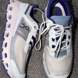 ON CLOUD RUNNING SIZE #9