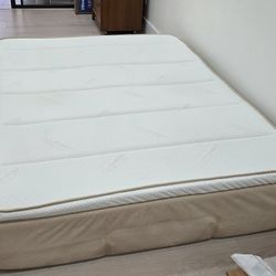 Queen matress Tempurpedic
