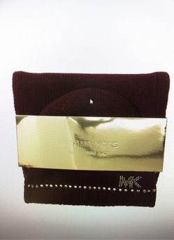 Brand New Michael Kors Scarf and Hat Set