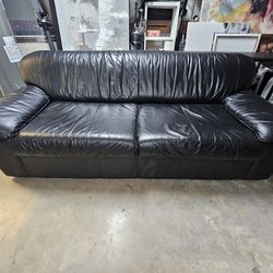 Black leather couch Everyone's favorite for sale