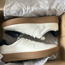 Sell lululemon size 8.5 at a low price