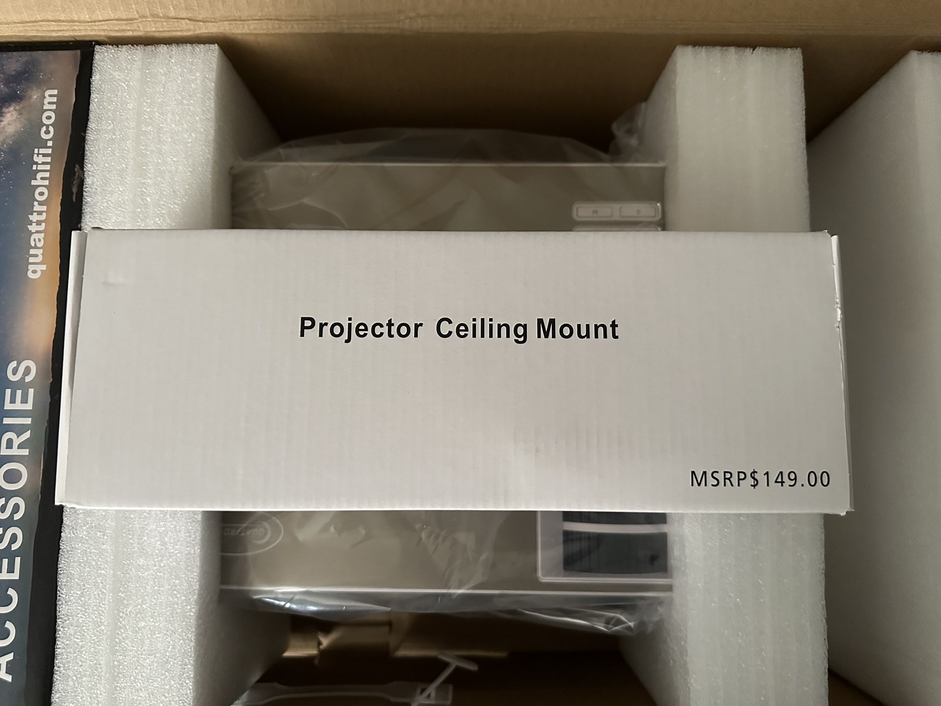 QUATTRO-HIFI SMART PROJECTOR