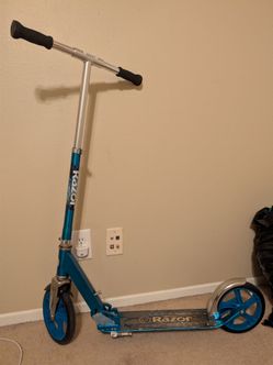 Razor adult scooter for adults and teens tall people